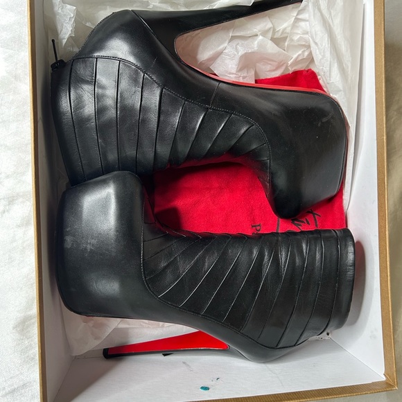 Christian Louboutin Armor Nappa 160 Booties - Picture 13 of 15